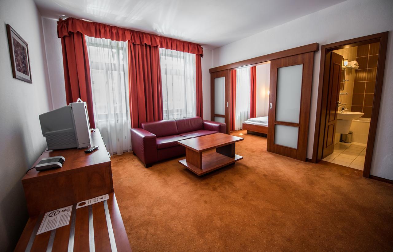Garni Hotel Praha Trencianske Teplice Bagian luar foto