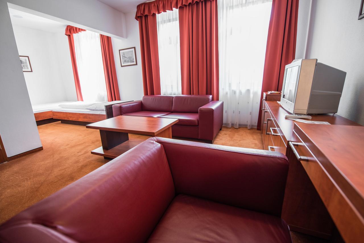 Garni Hotel Praha Trencianske Teplice Bagian luar foto