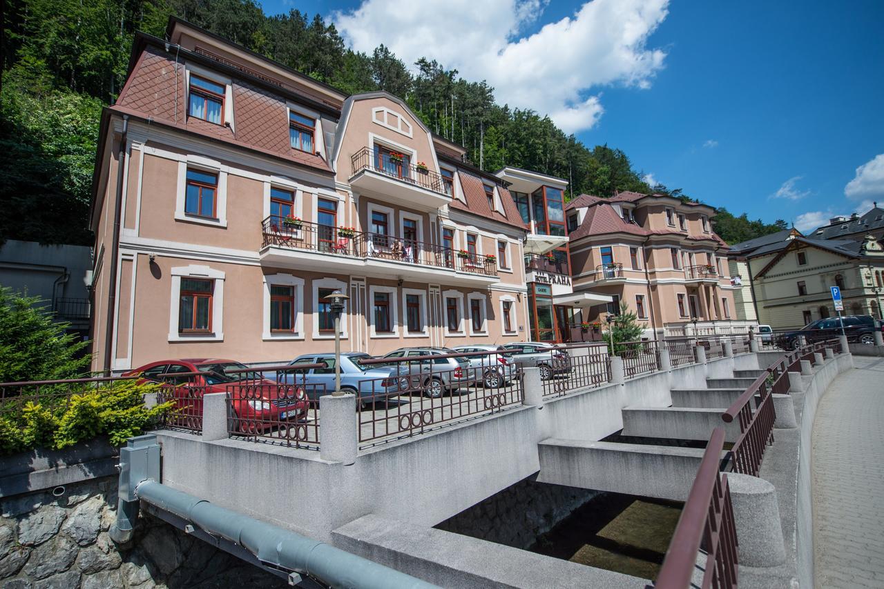 Garni Hotel Praha Trencianske Teplice Bagian luar foto