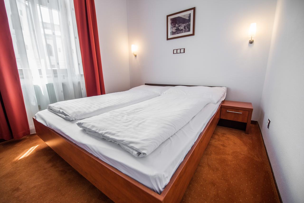 Garni Hotel Praha Trencianske Teplice Bagian luar foto