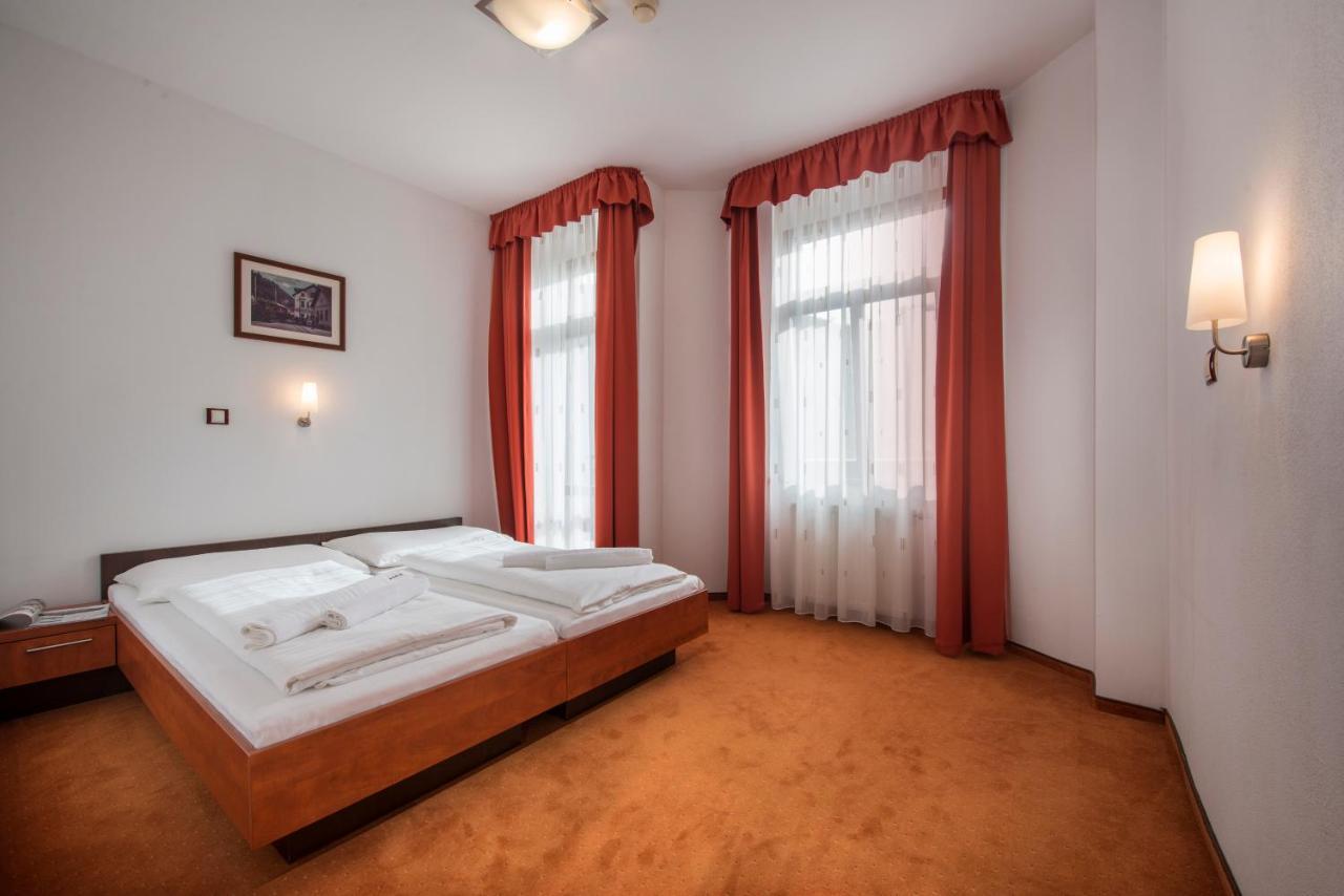 Garni Hotel Praha Trencianske Teplice Bagian luar foto