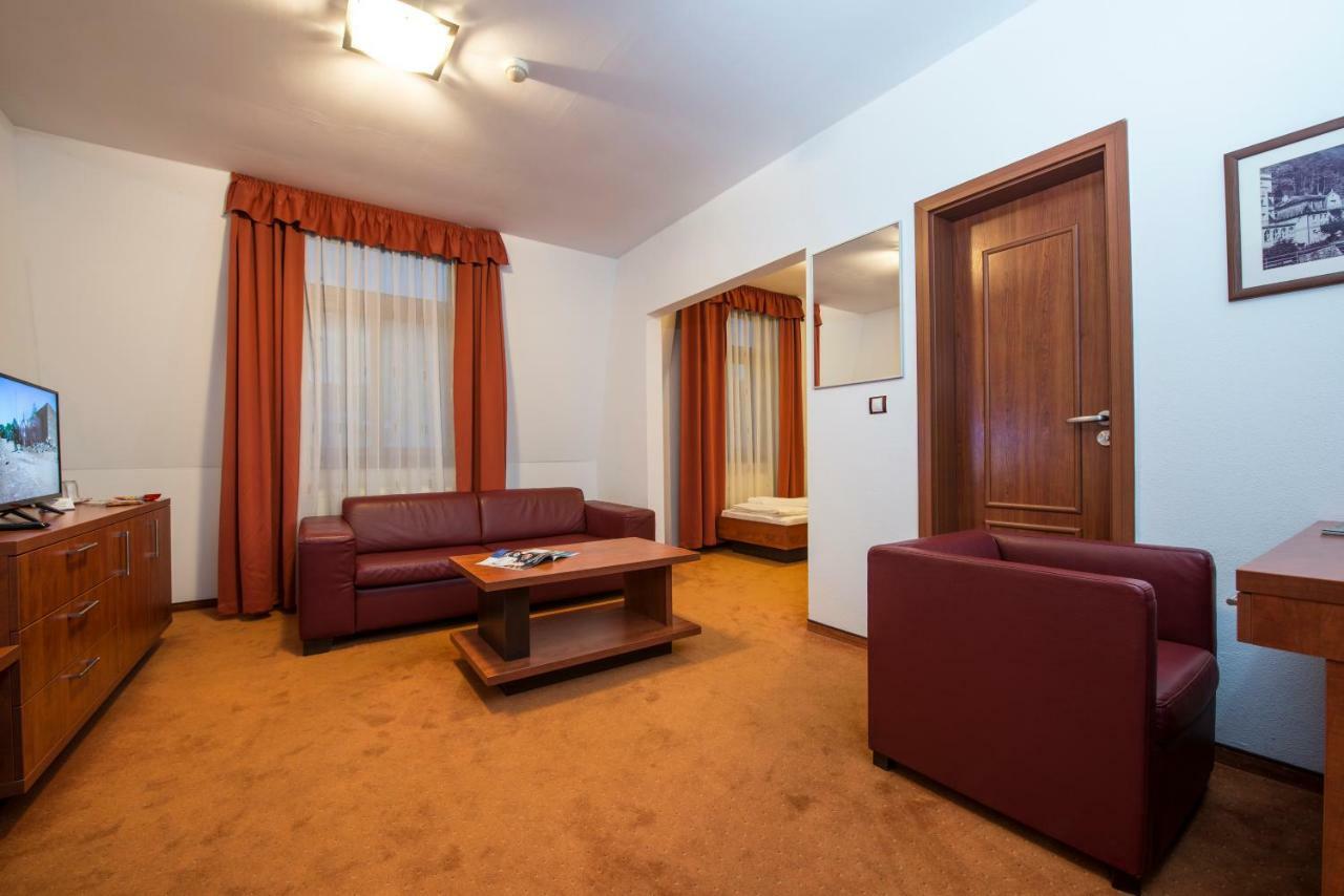 Garni Hotel Praha Trencianske Teplice Bagian luar foto